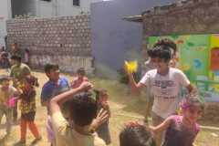 holi-16