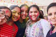 holi-2