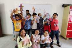 holi-23